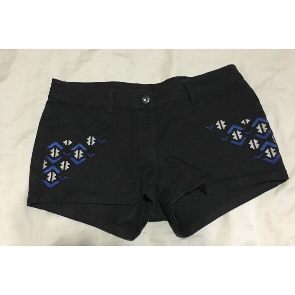 H&M Casual Black Shorts W/ Detail Sz 6 EXCELLENT